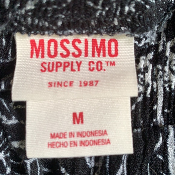 Black white and pink flowy shorts - Picture 4 of 4